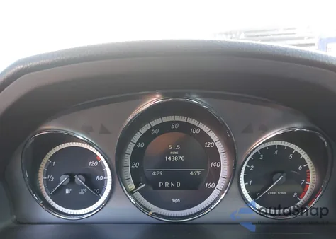 2010 Mercedes-Benz C 300 Luxury/Sport z USA, uszkodzony, nr VIN WDDGF5EB8AR128672